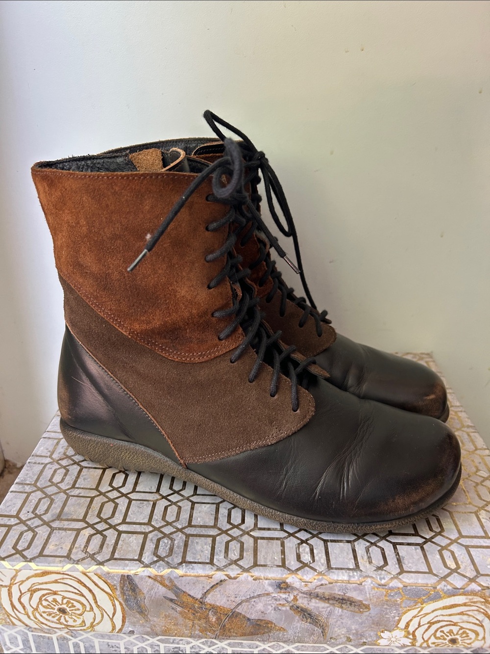Naot Atopa Leather Boots Women's size 40/9